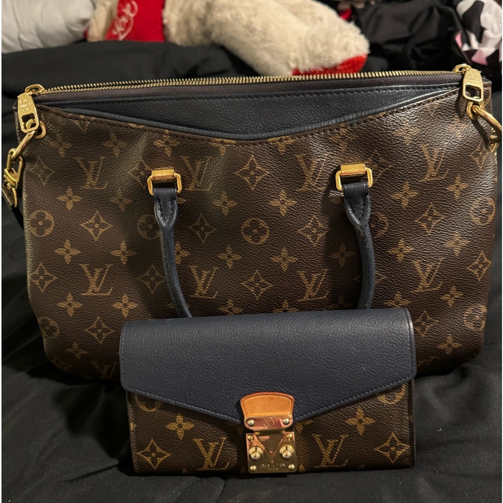 Rare LOUIS VUITTON Saffron Monogram
Canvas Pallas w/Matching Wallet